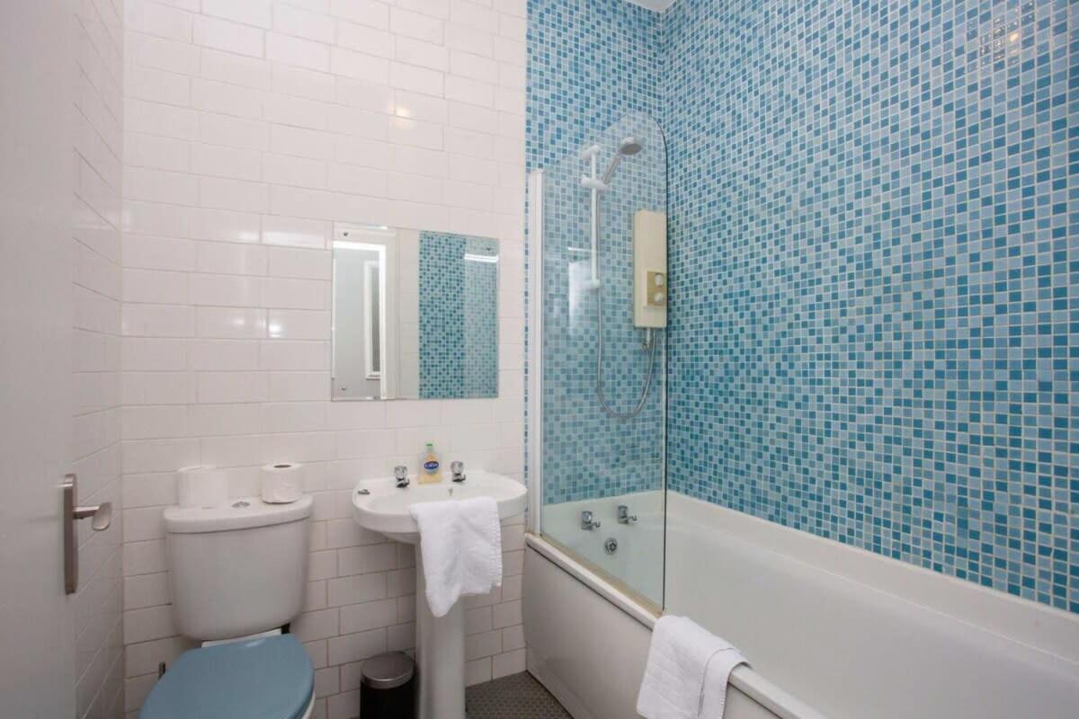 Modern And Refurbished Flat In Merchant City Glasgow Esterno foto
